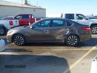 2017 Nissan Altima 2.5 SV with VIN 1N4AL3AP1HC188360, listed as a IAAI auction lot 41432809 with 72,182 mi miles. Bid and sale history available at carsss.com. Image 14.