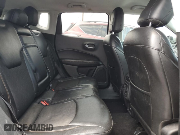 2018 Jeep Compass Latitude z VIN 3C4NJCBB8JT461048, wystawiony jako Copart lot #65475345 z przebiegiem 82 384 mil mil oraz Czysty tytuł • Clean title. Historia ofert i sprzedaży dostępna na DreamBid. Obrazek 11.