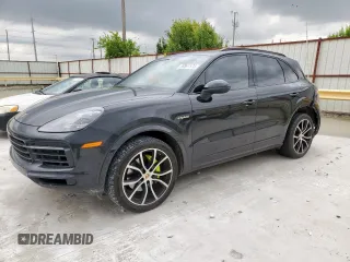 2020 Porsche Cayenne E-Hybrid Hybrid z VIN WP1AE2AY4LDA22360, wystawiony jako Copart lot #59897575 z przebiegiem 35 805 mil mil oraz Szkoda całkowita • Salvage title. Historia ofert i sprzedaży dostępna na DreamBid. Obrazek 1.
