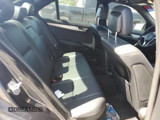 2013 Mercedes-Benz C 250 Sport z VIN WDDGF4HB4DR265117, wystawiony jako Copart lot #61443835 z przebiegiem 114 019 mil mil oraz Szkoda całkowita • Salvage title. Historia ofert i sprzedaży dostępna na DreamBid. Obrazek 11.