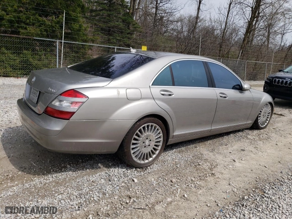 2009 Mercedes-Benz S-Class 5.5L V8 with VIN WDDNG86X99A258406, listed as a Copart auction lot 52609145 with 176,235 mi miles and Clean Title. Bid and sale history available at carsss.com. Image 3.