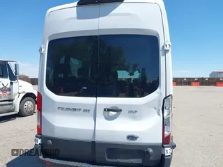 2024 Ford Transit Passenger XL with VIN 1FBAX2X88RKA16346, listed as a IAAI auction lot 42478903 with 21,423 mi miles and . Bid and sale history available at DreamBid. Image 16.