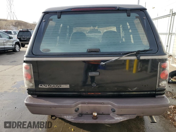1997 Ford Explorer Sport z VIN 1FMDU24E2VUB68077, wystawiony jako Copart lot #82446534 z przebiegiem 196 458 mil mil oraz Szkoda całkowita • Salvage title. Historia ofert i sprzedaży dostępna na DreamBid. Obrazek 6.