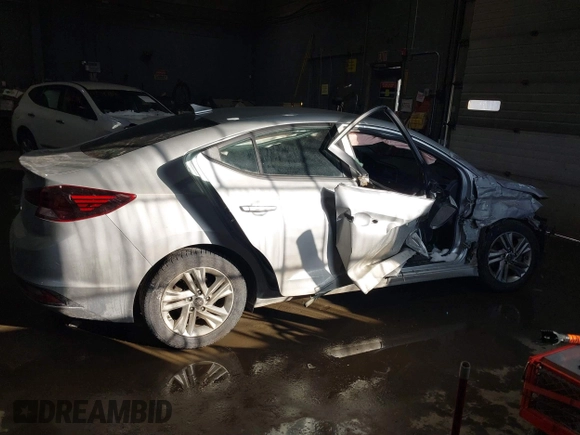 2020 Hyundai Elantra SEL z VIN 5NPD84LF6LH536895, wystawiony jako IAAI lot #41582103 z przebiegiem 15 533 mil mil oraz . Historia ofert i sprzedaży dostępna na DreamBid. Obrazek 13.