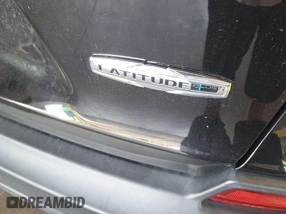 2021 Jeep Cherokee Latitude Plus z VIN 1C4PJLLB5MD223983, wystawiony jako IAAI lot #42741294 z przebiegiem 49 704 mil mil oraz . Historia ofert i sprzedaży dostępna na DreamBid. Obrazek 5.