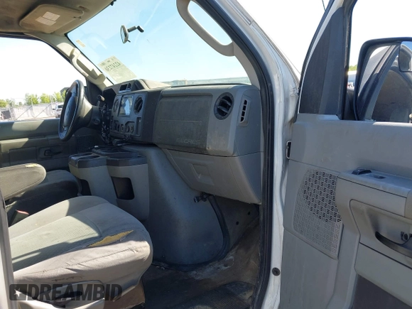 2012 Ford Econoline Passenger XL с VIN 1FBSS3BL4CDA58562, выставлен на аукционе IAAI как лот 42247230 с пробегом Не указан миль и . История ставок и продаж доступна на DreamBid. Изображение 5.