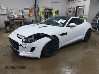 2015 Jaguar F-Type R z VIN SAJWA6DA3FMK21267, wystawiony jako IAAI lot #42116034 z przebiegiem 60 044 mil mil oraz . Historia ofert i sprzedaży dostępna na DreamBid. Obrazek 2.