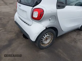 2016 Smart fortwo Passion with VIN WMEFJ5DA9GK046904, listed as a IAAI auction lot 41730029 with 143,301 mi miles and . Bid and sale history available at DreamBid. Image 6.