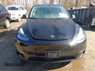 2024 Tesla Model Y Long Range z VIN 7SAYGDEE2RA219213, wystawiony jako IAAI lot #41856259 z przebiegiem 39 233 mil mil oraz . Historia ofert i sprzedaży dostępna na DreamBid. Obrazek 12.