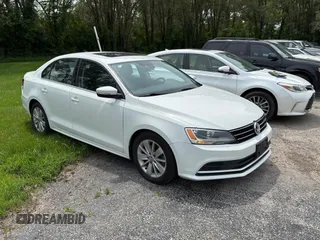 2015 Volkswagen Jetta SE с VIN 3VWLA7AJ6FM266457, выставлен на аукционе Copart как лот 61027735 с пробегом 136 252 миль миль и Чистый • Clean title. История ставок и продаж доступна на DreamBid. Изображение 1.
