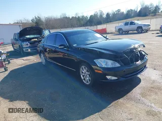 2007 Mercedes-Benz S 550 z VIN WDDNG71X97A055370, wystawiony jako IAAI lot #41163602 z przebiegiem 186 797 mil mil oraz . Historia ofert i sprzedaży dostępna na DreamBid. Obrazek 1.