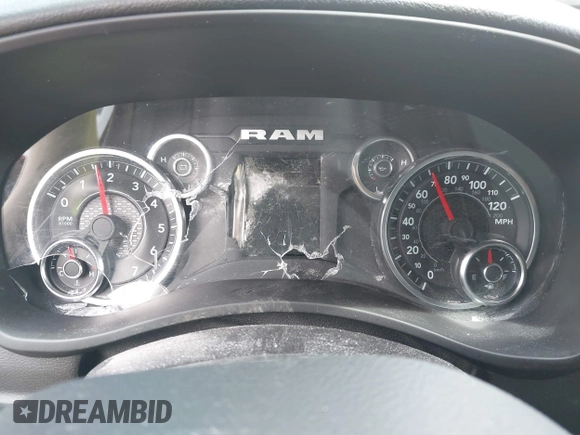2024 Ram 2500 Big Horn z VIN 3C6UR5DJ4RG354840, wystawiony jako IAAI lot #42509658 z przebiegiem Nie podano mil oraz . Historia ofert i sprzedaży dostępna na DreamBid. Obrazek 7.