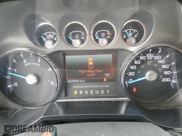 2011 Ford F-250 XL z VIN 1FT7W2BT1BEB63956, wystawiony jako Copart lot #51871755 z przebiegiem 202 638 mil mil oraz Czysty tytuł • Clean title. Historia ofert i sprzedaży dostępna na DreamBid. Obrazek 9.