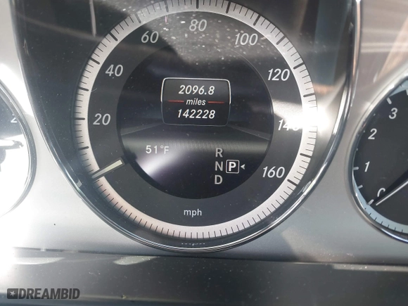 2013 Mercedes-Benz E-Class E 350 Luxury with VIN WDDHF8JB2DA742471, listed as a IAAI auction lot 41691171 with 142,228 mi miles. Bid and sale history available at carsss.com. Image 7.