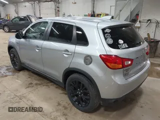 2017 Mitsubishi Outlander ES z VIN JA4AP3AU2HZ032372, wystawiony jako IAAI lot #41976700 z przebiegiem 87 827 mil mil oraz . Historia ofert i sprzedaży dostępna na DreamBid. Obrazek 3.