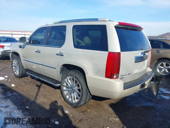 2007 Cadillac Escalade z VIN 1GYFK63857R338177, wystawiony jako IAAI lot #41615600 z przebiegiem 155 755 mil mil oraz . Historia ofert i sprzedaży dostępna na DreamBid. Obrazek 3.