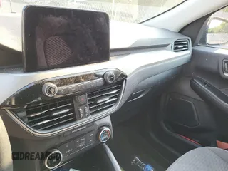 2021 Ford Escape SE z VIN 1FMCU9G63MUA80663, wystawiony jako IAAI lot #42395032 z przebiegiem 119 875 mil mil oraz . Historia ofert i sprzedaży dostępna na DreamBid. Obrazek 1.