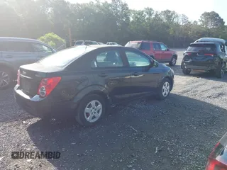 2014 Chevrolet Sonic LS z VIN 1G1JA5SH6E4114692, wystawiony jako IAAI lot #42671958 z przebiegiem 200 945 mil mil oraz . Historia ofert i sprzedaży dostępna na DreamBid. Obrazek 4.