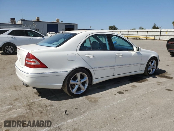 2005 Mercedes-Benz C 320 с VIN WDBRF64J35F573425, выставлен на аукционе Copart как лот 60815455 с пробегом 116 054 миль миль и Списание • Salvage title. История ставок и продаж доступна на DreamBid. Изображение 3.