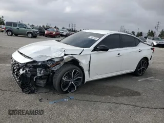 2024 Nissan Altima SR z VIN 1N4BL4CV7RN321098, wystawiony jako Copart lot #51385425 z przebiegiem 12 631 mil mil oraz Szkoda całkowita • Salvage title. Historia ofert i sprzedaży dostępna na DreamBid. Obrazek 1.