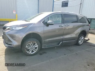 2021 Toyota Sienna Limited with VIN 5TDZRKEC6MS063280, listed as a Copart auction lot 47959725 with 41,573 mi miles and Salvage Title. Bid and sale history available at carsss.com. Image 1.
