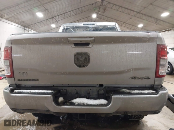 2022 Ram 2500 Big Horn with VIN 3C6UR5DJ7NG216185, listed as a IAAI auction lot 41271076 with 35,683 mi miles. Bid and sale history available at carsss.com. Image 17.
