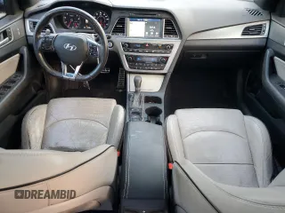 2015 Hyundai Sonata Sport z VIN 5NPE34ABXFH083470, wystawiony jako Copart lot #43548115 z przebiegiem 110 746 mil mil oraz Szkoda całkowita • Salvage title. Historia ofert i sprzedaży dostępna na DreamBid. Obrazek 8.