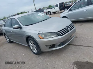 2013 Volkswagen Passat Wolfsburg Edition with VIN 1VWAP7A36DC010079, listed as a IAAI auction lot 41908421 with 190,313 mi miles. Bid and sale history available at carsss.com. Image 1.