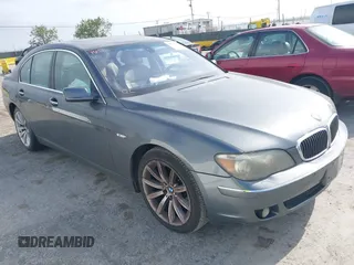 2007 BMW 7 Series 750i with VIN WBAHL83507DT08334, listed as a IAAI auction lot 42101186 with 202,353 mi miles and . Bid and sale history available at carsss.com. Image 1.