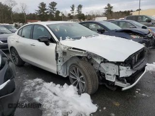 2022 Volvo S60 Momentum with VIN 7JRL12TZ6NG174137, listed as a Copart auction lot 41787794 with 3,496 mi miles. Bid and sale history available at carsss.com. Image 4.