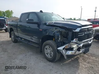 2019 Ram 2500 Big Horn with VIN 3C6UR5DJ8KG519486, listed as a IAAI auction lot 42337532 with 140,874 mi miles and . Bid and sale history available at DreamBid. Image 1.