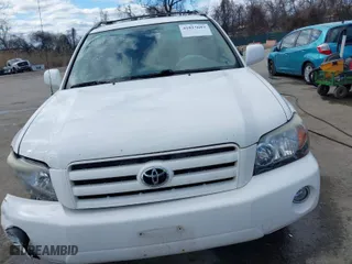 2006 Toyota Highlander w/3rd Row with VIN JTEDP21A560093649, listed as a IAAI auction lot 41815683 with 228,745 mi miles. Bid and sale history available at carsss.com. Image 12.