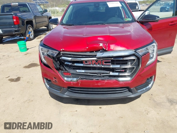 2024 GMC Terrain AT4 z VIN 3GKALYEG7RL207165, wystawiony jako IAAI lot #42103766 z przebiegiem 16 065 mil mil oraz . Historia ofert i sprzedaży dostępna na DreamBid. Obrazek 6.
