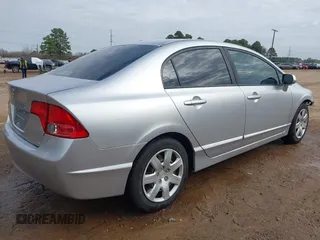 2006 Honda Civic LX z VIN 1HGFA16546L005713, wystawiony jako IAAI lot #41554770 z przebiegiem 110 545 mil mil oraz . Historia ofert i sprzedaży dostępna na DreamBid. Obrazek 4.