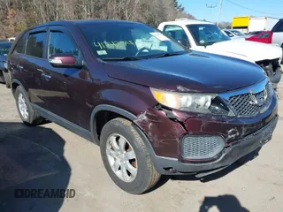 2011 Kia Sorento LX with VIN 5XYKT3A19BG172193, listed as a IAAI auction lot 41742744 with 143,740 mi miles. Bid and sale history available at carsss.com. Image 1.