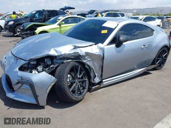 2023 Toyota 86 Premium with VIN JF1ZNBE15P9765366, listed as a IAAI auction lot 42194610 with 32,286 mi miles and . Bid and sale history available at DreamBid. Image 6.