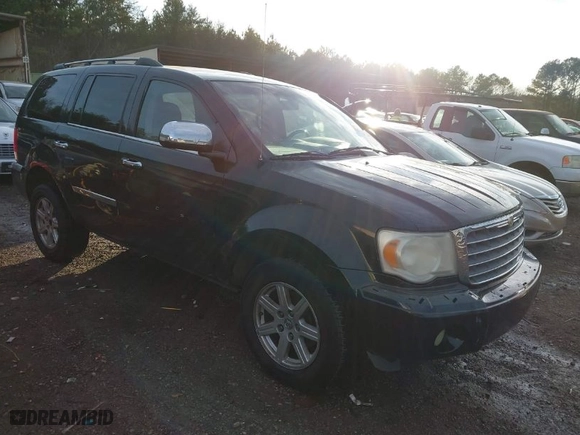 2007 Chrysler Aspen Limited with VIN 1A8HX58P97F504043, listed as a IAAI auction lot 41263782 with 366,605 mi miles. Bid and sale history available at carsss.com. Image 1.