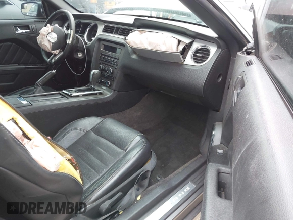 2013 Ford Mustang V6 with VIN 1ZVBP8EM7D5214021, listed as a IAAI auction lot 42197070 with 137,888 mi miles and . Bid and sale history available at DreamBid. Image 5.