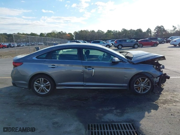 2019 Hyundai Sonata Sport with VIN 5NPE34AF6KH814179, listed as a IAAI auction lot 41787096 with 121,460 mi miles. Bid and sale history available at carsss.com. Image 13.