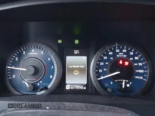 2015 Toyota Sienna XLE with VIN 5TDYK3DC9FS595827, listed as a IAAI auction lot 41014820 with 119,143 mi miles. Bid and sale history available at carsss.com. Image 7.