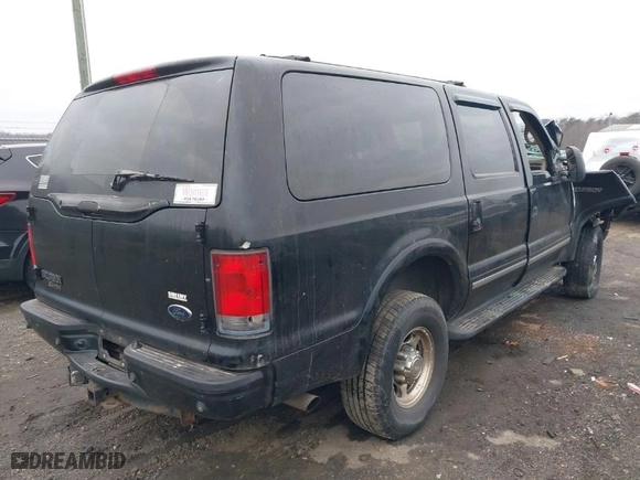 2001 Ford Excursion Limited with VIN 1FMNU43S31ED09394, listed as a IAAI auction lot 41188846 with 350,544 mi miles. Bid and sale history available at carsss.com. Image 4.