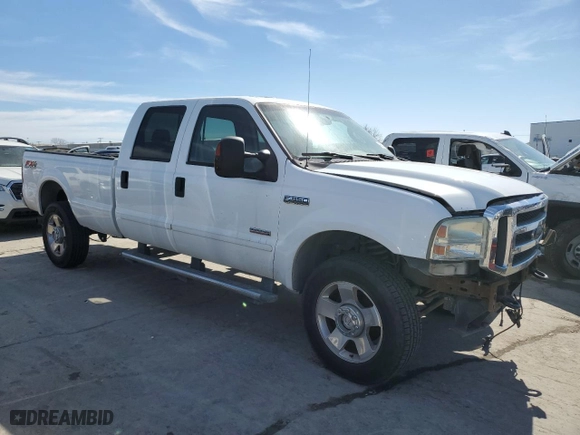 2006 Ford Super Duty F-350 SRW XL with VIN 1FTWW31PX6ED62063, listed as a Copart auction lot 46530185 with 140,642 mi miles and Salvage Title. Bid and sale history available at carsss.com. Image 4.