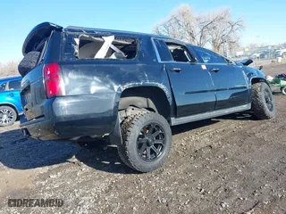 2019 Chevrolet Suburban LT with VIN 1GNSKHKC4KR400321, listed as a IAAI auction lot 41836038 with 1 mi miles. Bid and sale history available at carsss.com. Image 4.