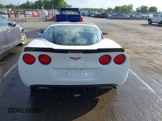 2007 Chevrolet Corvette z VIN 1G1YY26U675123275, wystawiony jako IAAI lot #42142250 z przebiegiem Nie podano mil oraz . Historia ofert i sprzedaży dostępna na DreamBid. Obrazek 17.