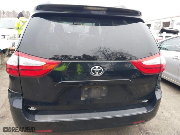 2016 Toyota Sienna XLE with VIN 5TDYK3DC7GS719031, listed as a IAAI auction lot 41552675 with 339,980 mi miles. Bid and sale history available at carsss.com. Image 16.