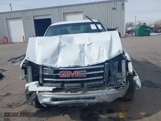 2013 GMC Sierra 1500 SLE with VIN 1GTR2VE78DZ352653, listed as a IAAI auction lot 41637453 with 246,565 mi miles. Bid and sale history available at carsss.com. Image 13.