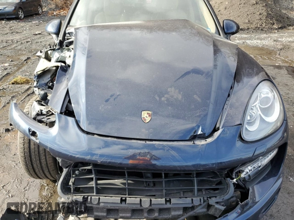 2012 Porsche Cayenne Turbo z VIN WP1AC2A29CLA83629, wystawiony jako Copart lot #83067994 z przebiegiem Nie podano mil oraz Szkoda całkowita • Salvage title. Historia ofert i sprzedaży dostępna na DreamBid. Obrazek 13.