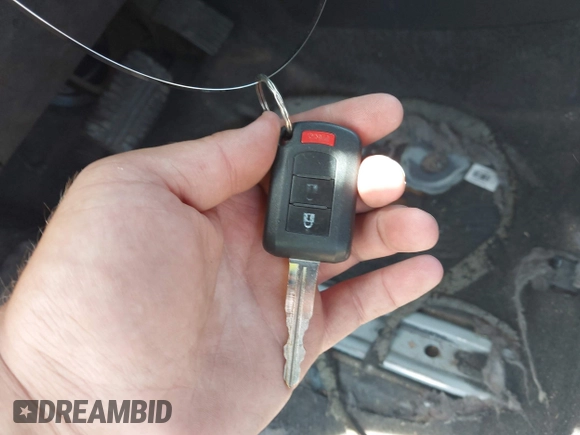2020 Mitsubishi Mirage ES z VIN ML32F3FJ0LHF11387, wystawiony jako IAAI lot #42209174 z przebiegiem 105 229 mil mil oraz . Historia ofert i sprzedaży dostępna na DreamBid. Obrazek 11.