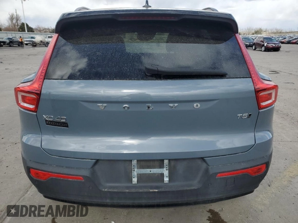 2022 Volvo XC40 R-Design with VIN YV4162UM3N2647089, listed as a Copart auction lot 49997425 with 39,879 mi miles and Salvage title. Bid and sale history available at DreamBid. Image 6.