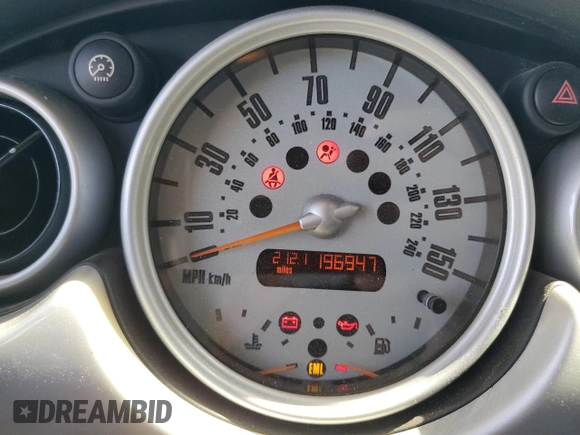 2002 MINI Hardtop with VIN WMWRC33472TC34281, listed as a Copart auction lot 71631644 with 196,947 mi miles and Salvage Title. Bid and sale history available at DreamBid. Image 9.